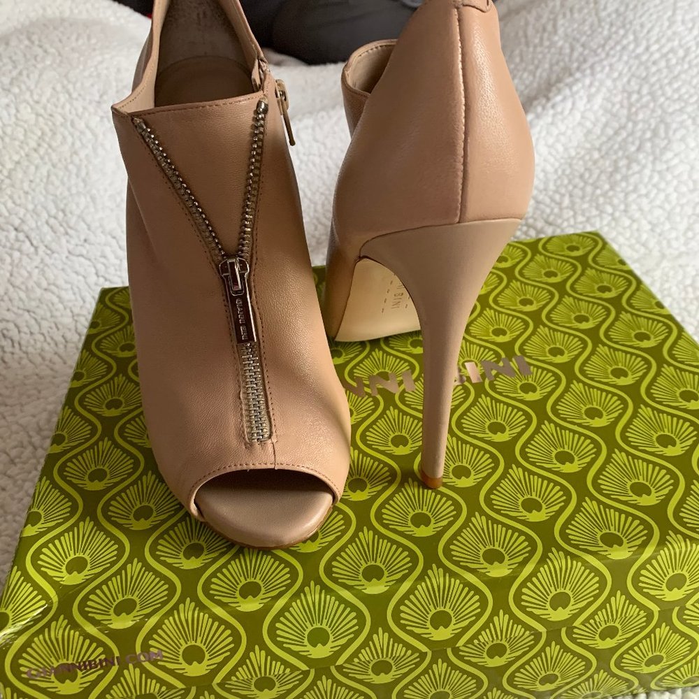 Gianni Bini  peep toe bootie